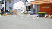 しずくいし中央薬局の駐車場