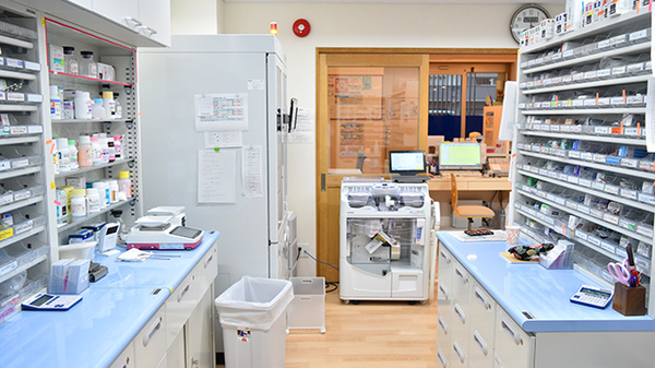 あおぞら薬局　問屋町店の調剤室