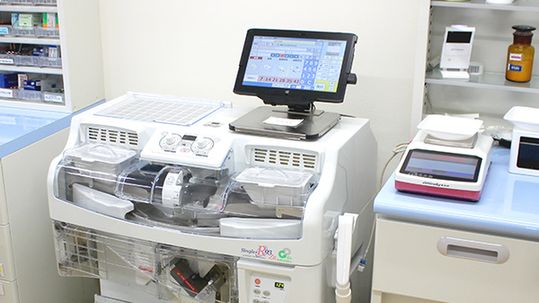 大手薬局　花園店の調剤器具