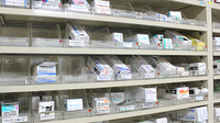 中川薬局　田端店の薬棚