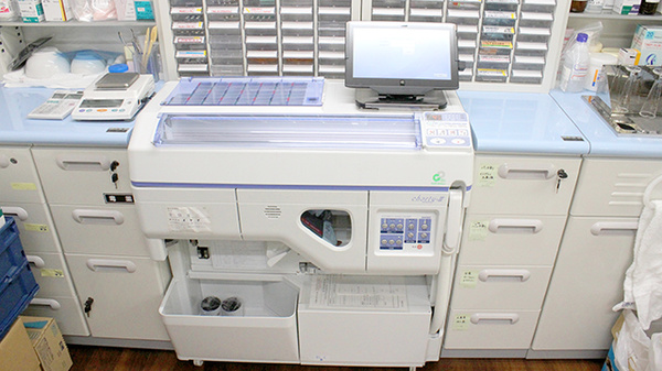 ヒノミ薬局　都立大学店の調剤器具