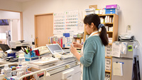 みつばち薬局の作業風景