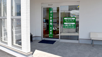 さつき薬局大成店の入口