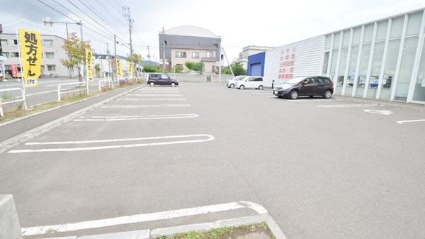 サツドラ薬局　山の手店の駐車場