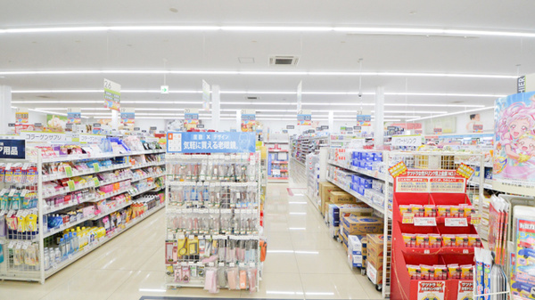サツドラ薬局　宮の森３条店の内観