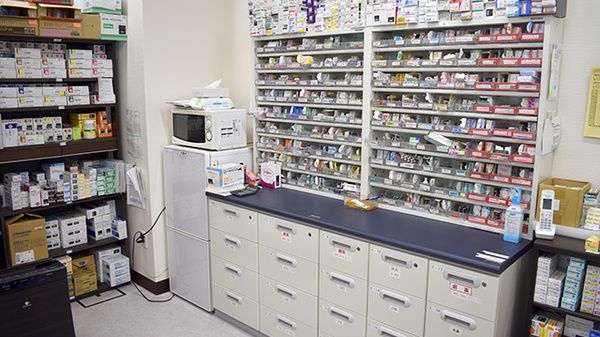 中央薬局の調剤室