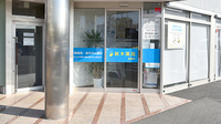 鈴木薬局　岩槻店の入口
