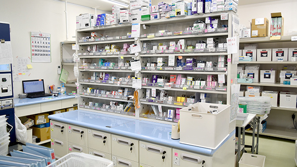 鈴木薬局　岩槻店の調剤室