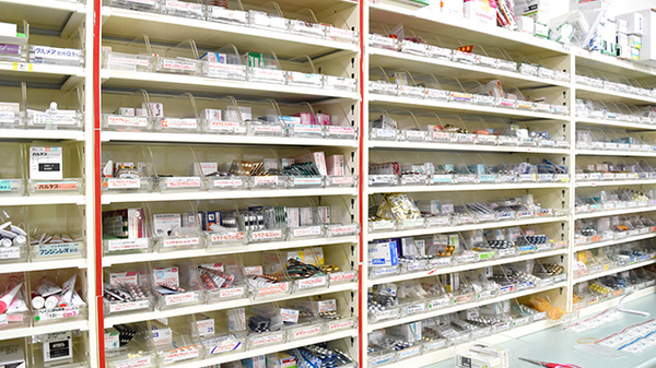 ここいろ薬局　福島店の薬棚