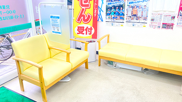 ラ・メール薬局金町店の待合スペース
