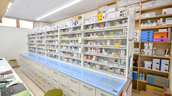エムケイ薬局　つなん店の調剤室