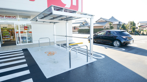 スギ薬局　竹鼻店の駐輪場