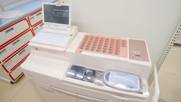 スギ薬局　比良店の調剤器具