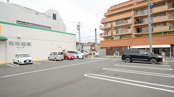 スギ薬局　比良店の駐車場