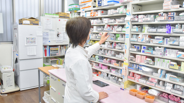 いるか薬局の作業風景