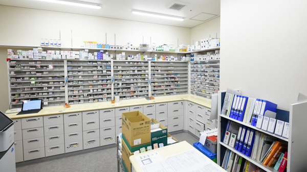 プラザ薬局　西区新町店の調剤室