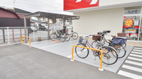 スギ薬局　南京終町店の駐輪場