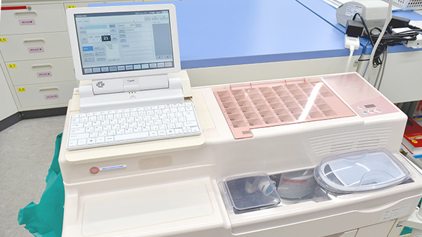 スギ薬局　駒込店の調剤器具