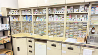 つくばグリーン薬局の薬棚