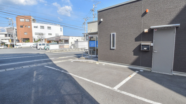 三島ベリー薬局の駐車場