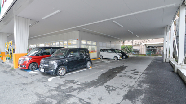 スギ薬局　門真店の駐車場