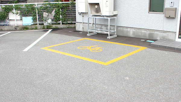 中央調剤薬局　篠田支店の駐輪場