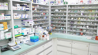 東まつしま薬局の薬棚