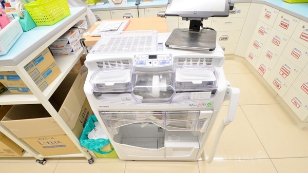 スギ薬局　中津店の調剤器具