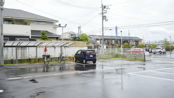 プラザ薬局　天美店の駐車場