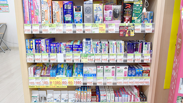 スギ薬局　港南中央店の一般医薬品