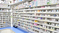 スギ薬局　港南中央店の薬棚