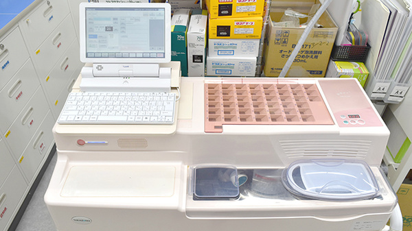 スギ薬局　港南中央店の調剤器具