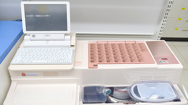 スギ薬局　浦和神明店の調剤器具