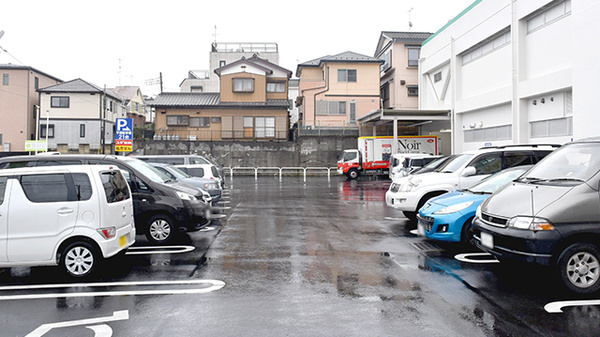 スギ薬局　浦和神明店の駐車場