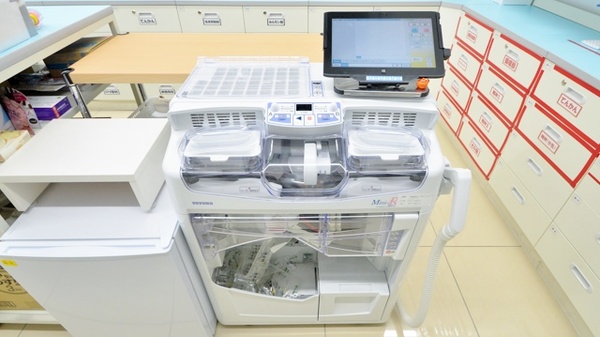 スギ薬局　八尾南久宝寺店の調剤器具
