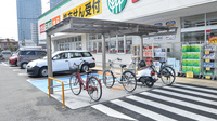 スギ薬局　八尾南久宝寺店の駐輪場