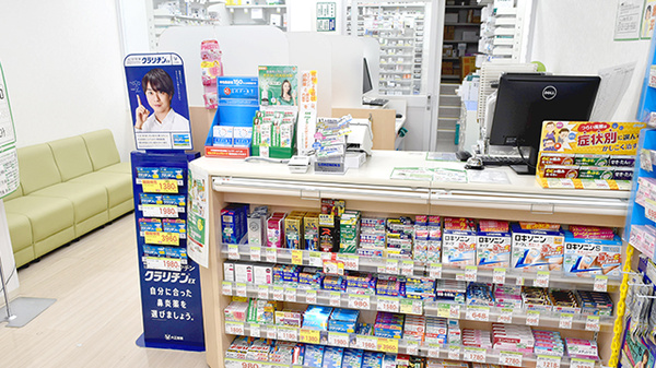スギ薬局　新宿二丁目店の受付/カウンター