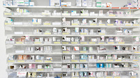 スギ薬局　新宿二丁目店の薬棚