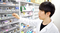 センター薬局南荻窪店の作業風景