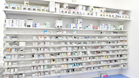 スギ薬局　江戸川南店の薬棚