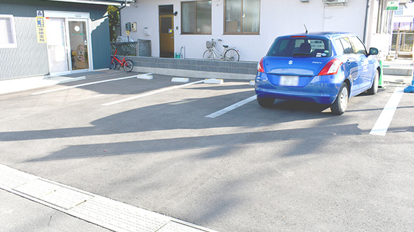 金箱まい薬局の駐車場