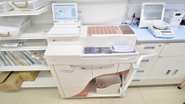 スギ薬局　柳津店の調剤器具