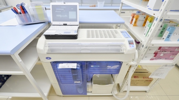 スギ薬局　高山西店の調剤器具