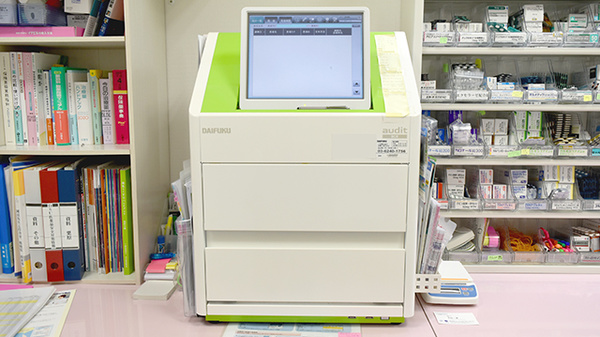 おおぞら薬局デュオ店の調剤器具
