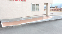 アトム薬局荊沢店のバリアフリー設備