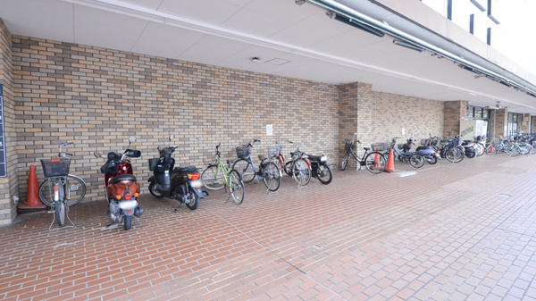スギ薬局　舞子店の駐輪場