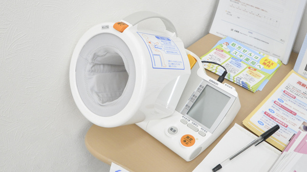 スギ薬局　宝塚小林店の血圧計