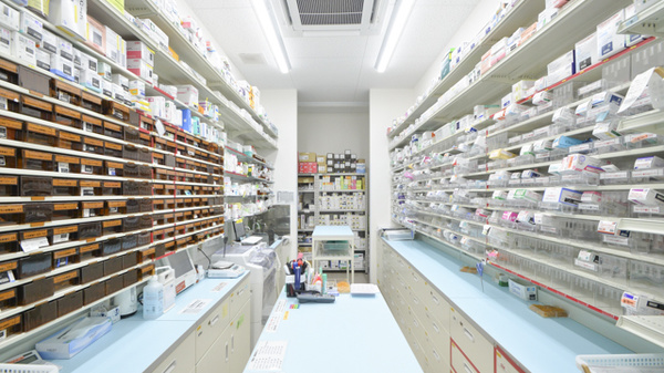 スギ薬局　宝塚小林店の調剤室