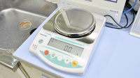 スギ薬局　宝塚中山店の調剤器具