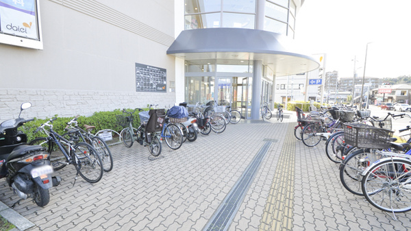 スギ薬局　宝塚中山店の駐輪場
